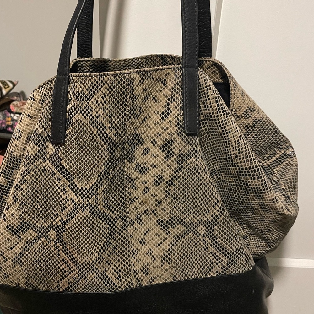 Tote bag